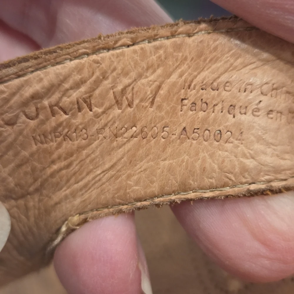 Acorn Women's tan sandals size 7